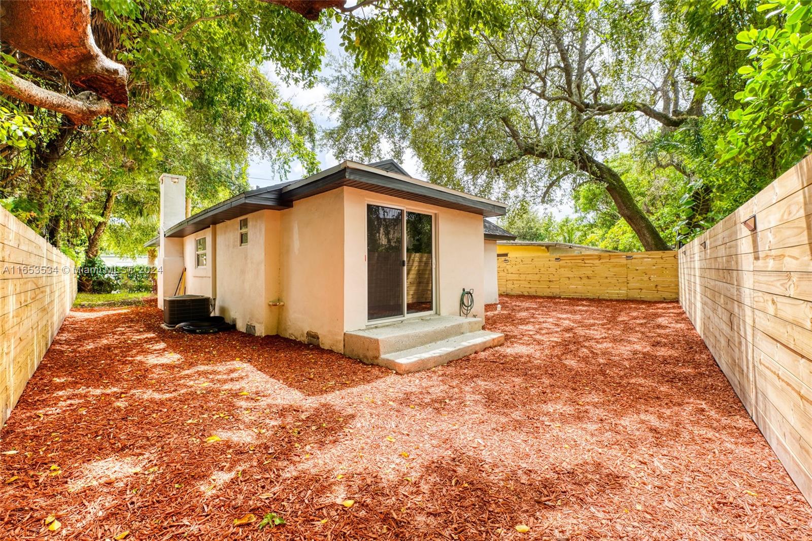 BUENA VISTA GARDENS - Residential Lease