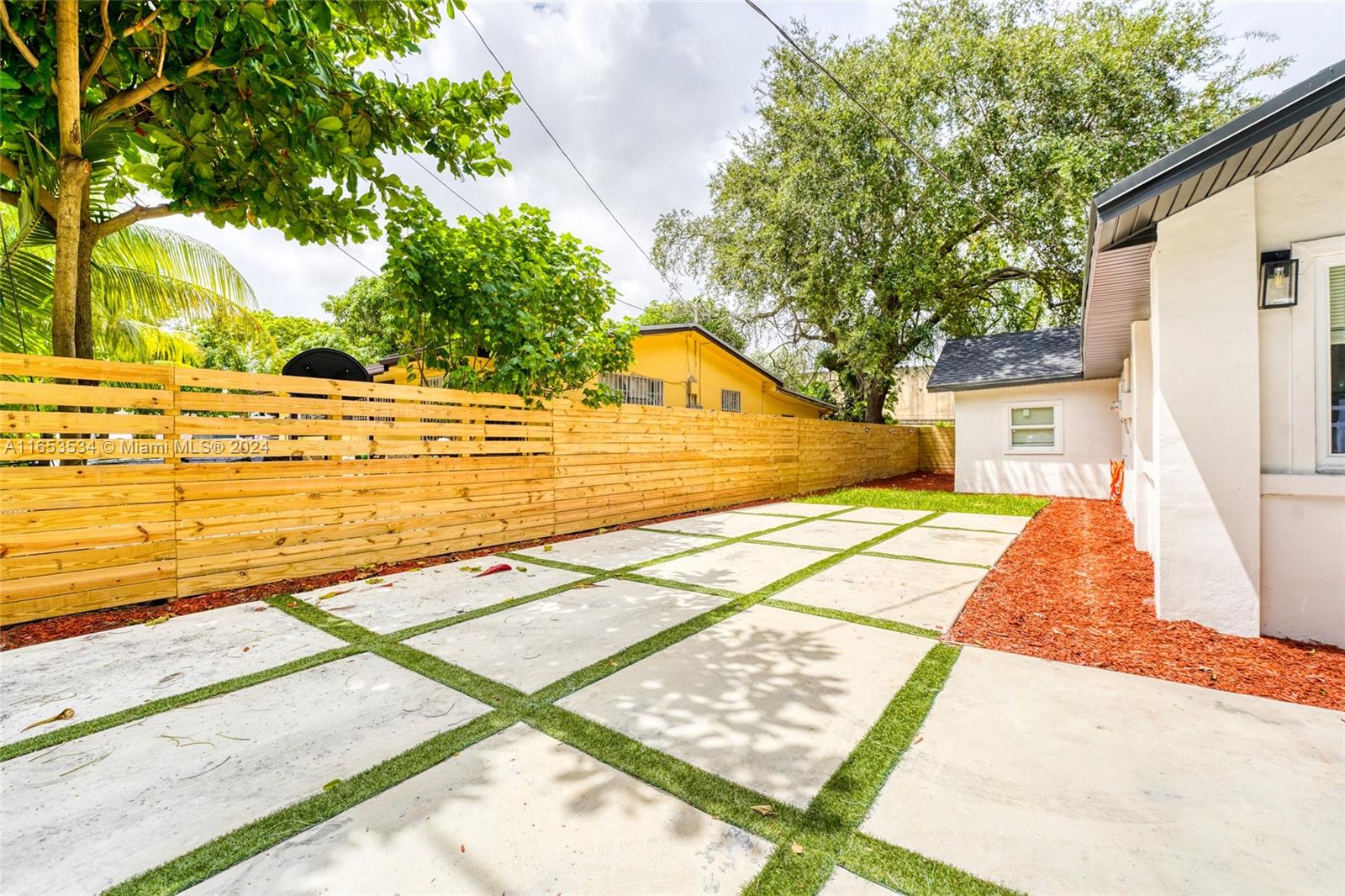 BUENA VISTA GARDENS - Residential Lease
