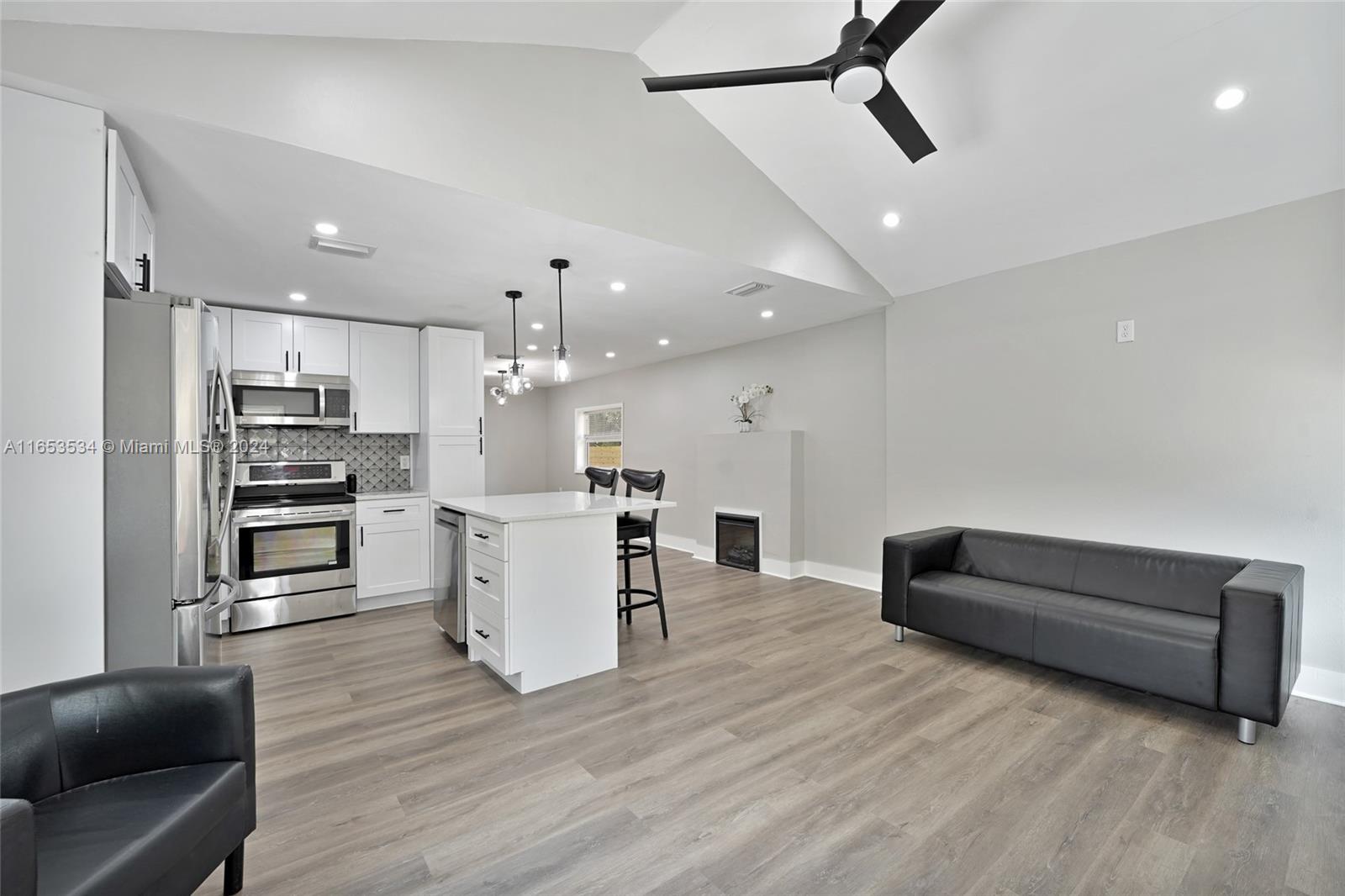 BUENA VISTA GARDENS - Residential Lease