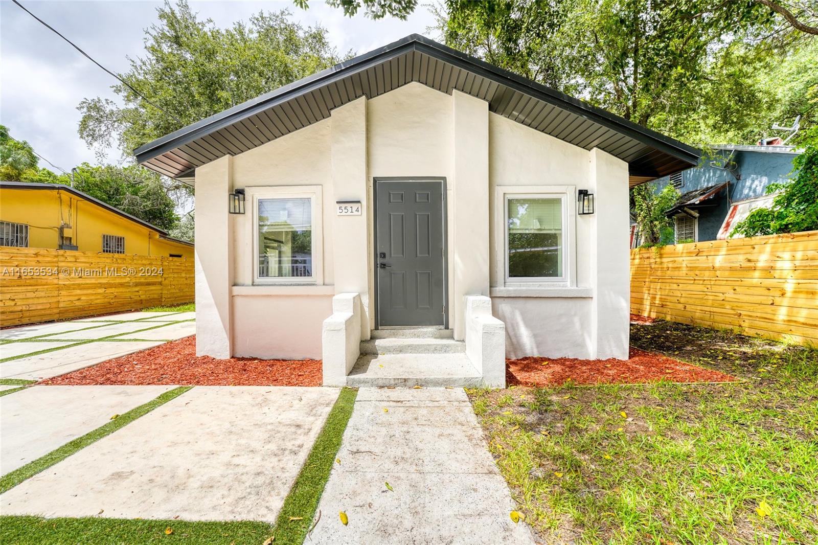 BUENA VISTA GARDENS - Residential Lease