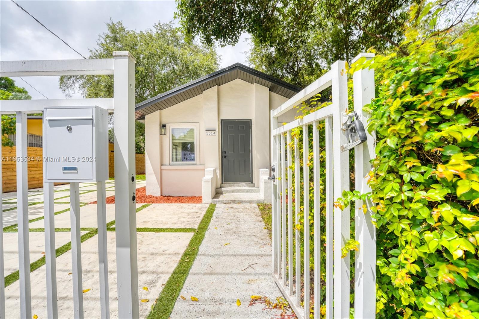 BUENA VISTA GARDENS - Residential Lease