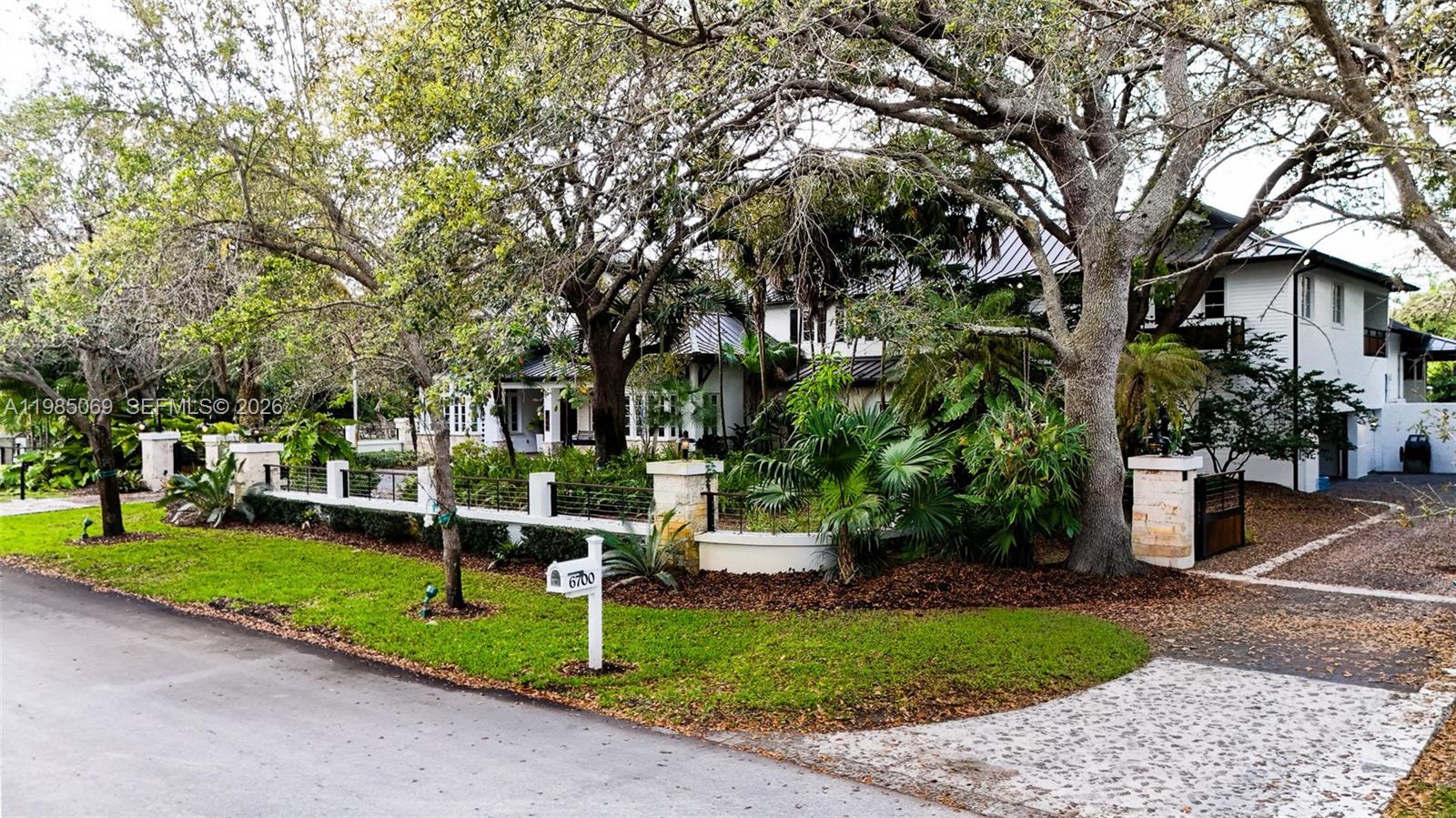 MARTIN BROS LUDLAM ACRES - Residential