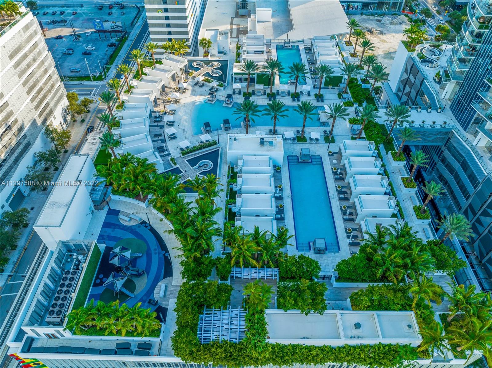 PARAMOUNT MIAMI WORLDCENT - Residential Lease