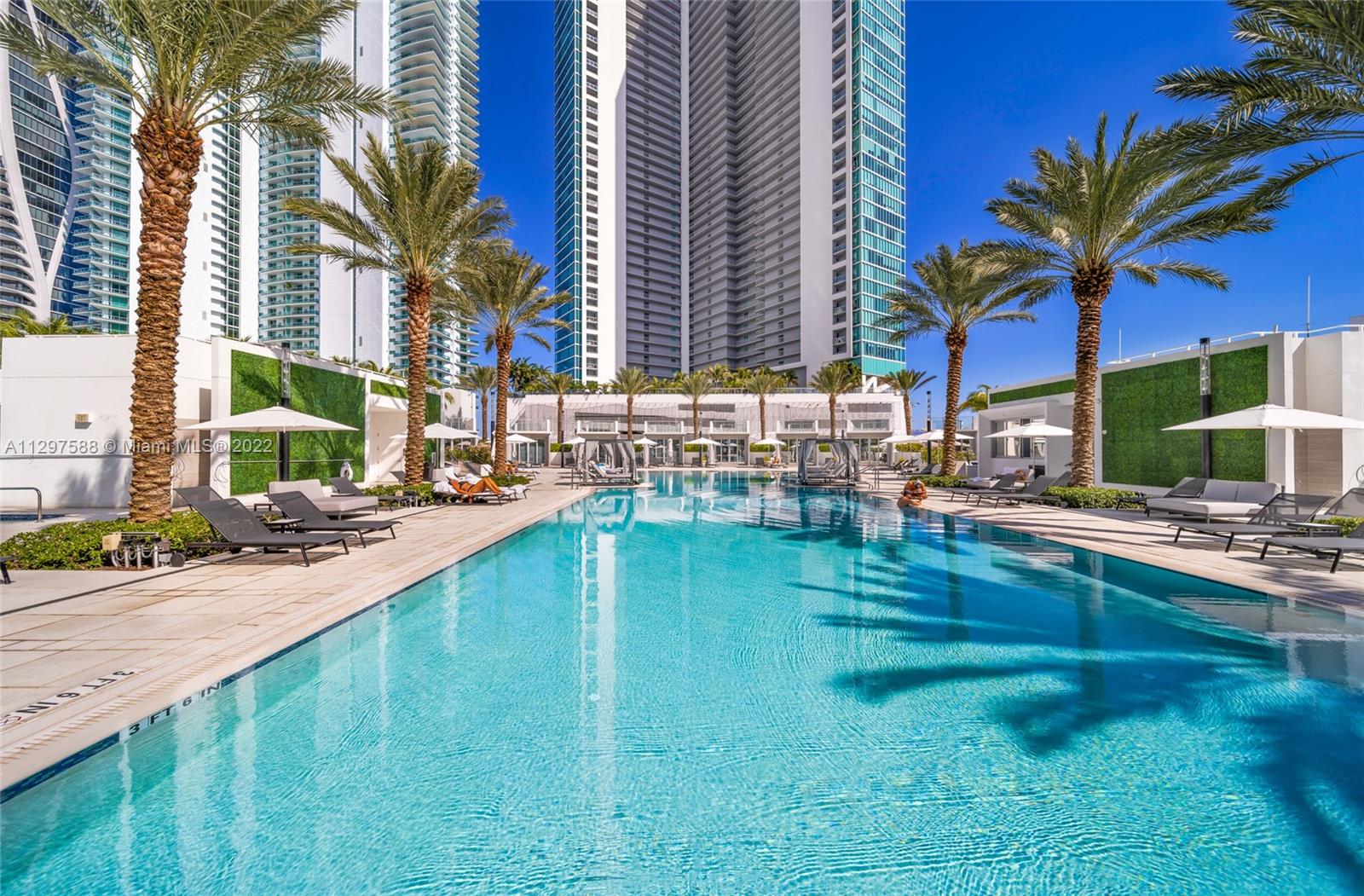 PARAMOUNT MIAMI WORLDCENT - Residential Lease