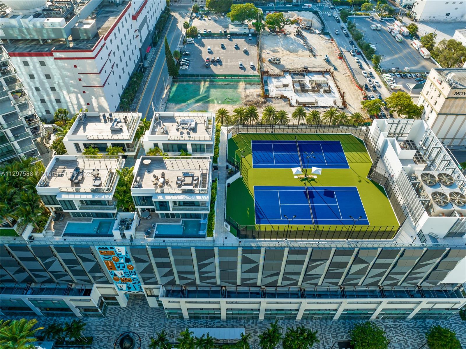 PARAMOUNT MIAMI WORLDCENT - Residential Lease