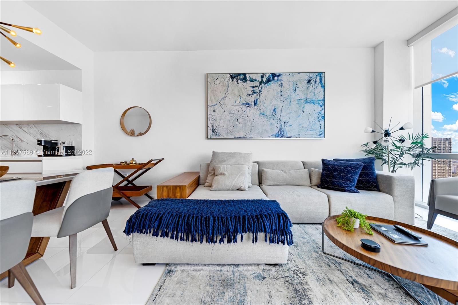PARAMOUNT MIAMI WORLDCENT - Residential Lease