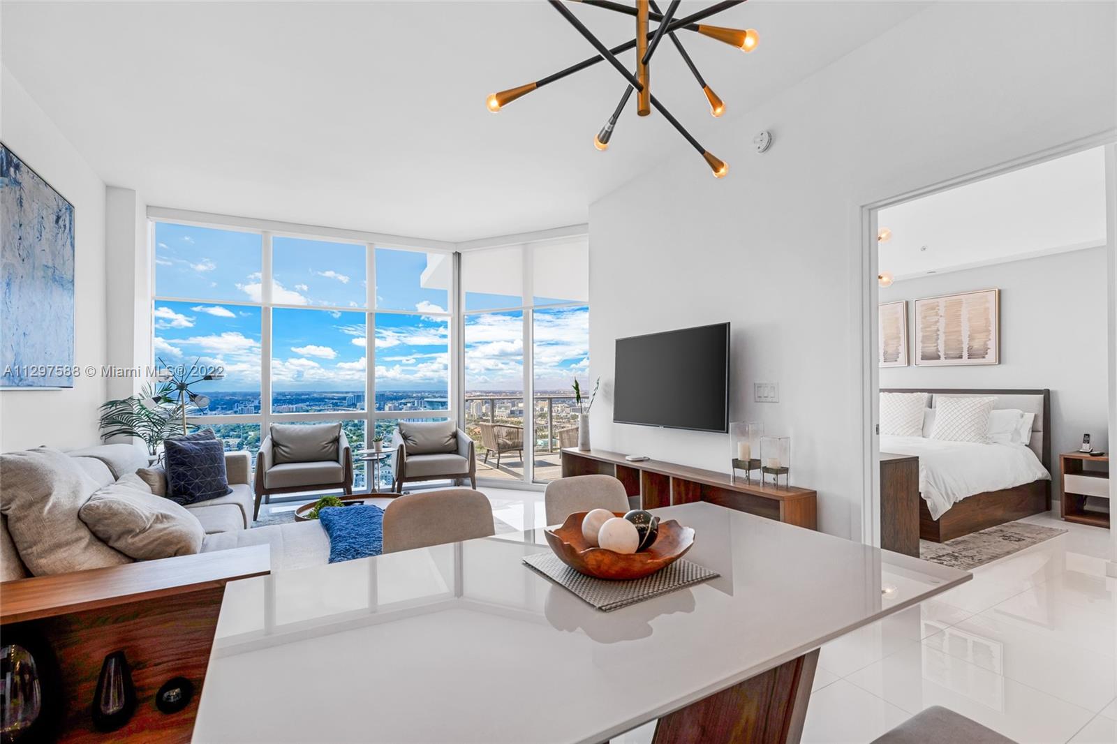 PARAMOUNT MIAMI WORLDCENT - Residential Lease