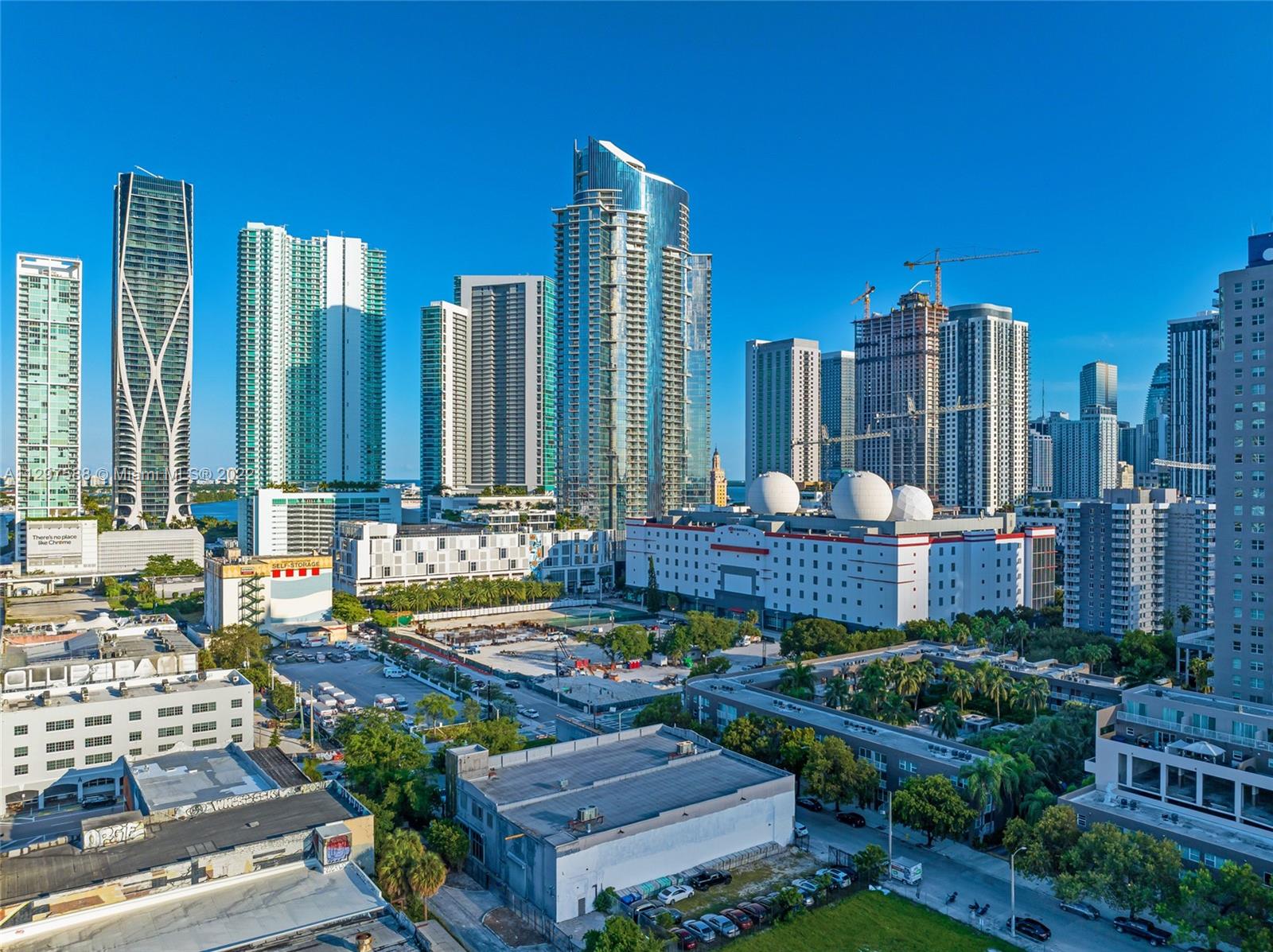 PARAMOUNT MIAMI WORLDCENT - Residential Lease