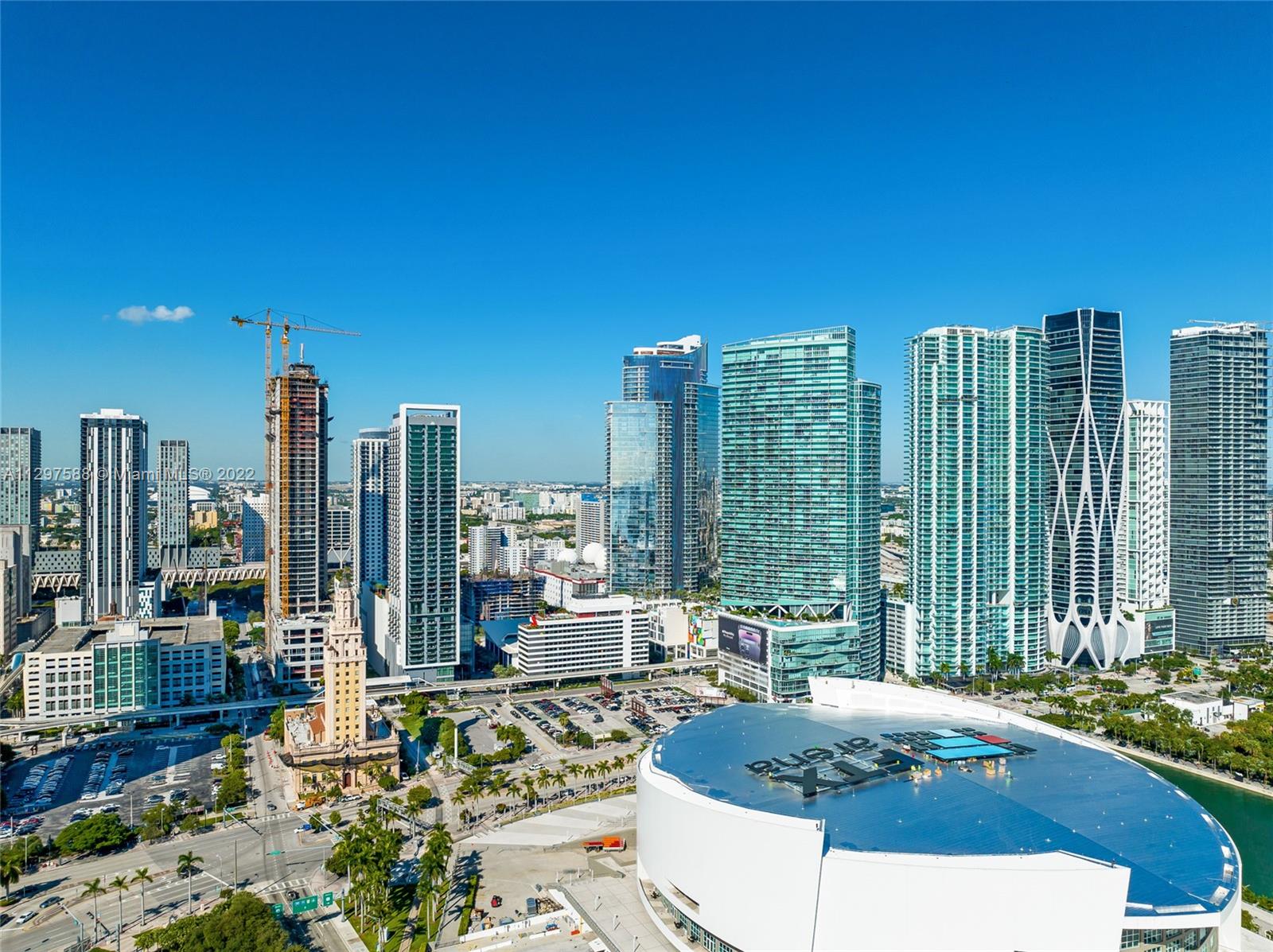 PARAMOUNT MIAMI WORLDCENT - Residential Lease