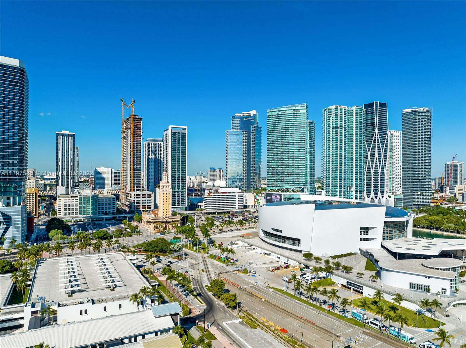 PARAMOUNT MIAMI WORLDCENT - Residential Lease