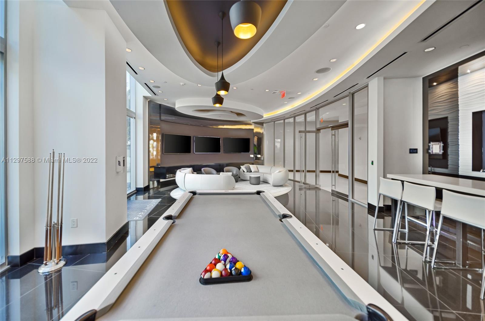 PARAMOUNT MIAMI WORLDCENT - Residential Lease