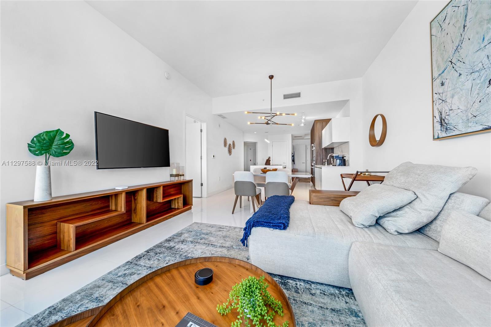 PARAMOUNT MIAMI WORLDCENT - Residential Lease