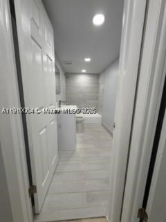 CAMBRIDGE CONDO - Residential