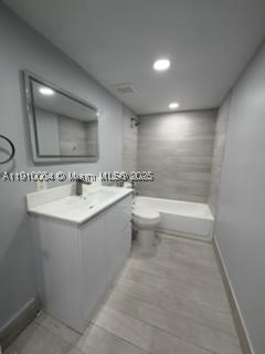 CAMBRIDGE CONDO - Residential