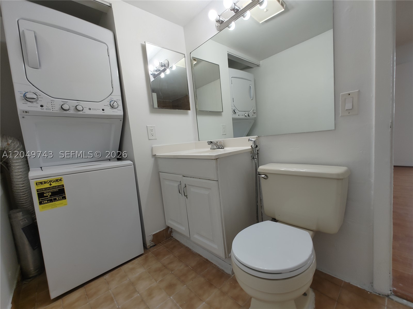 INTERNATIONAL PARK CONDO - Residential Lease