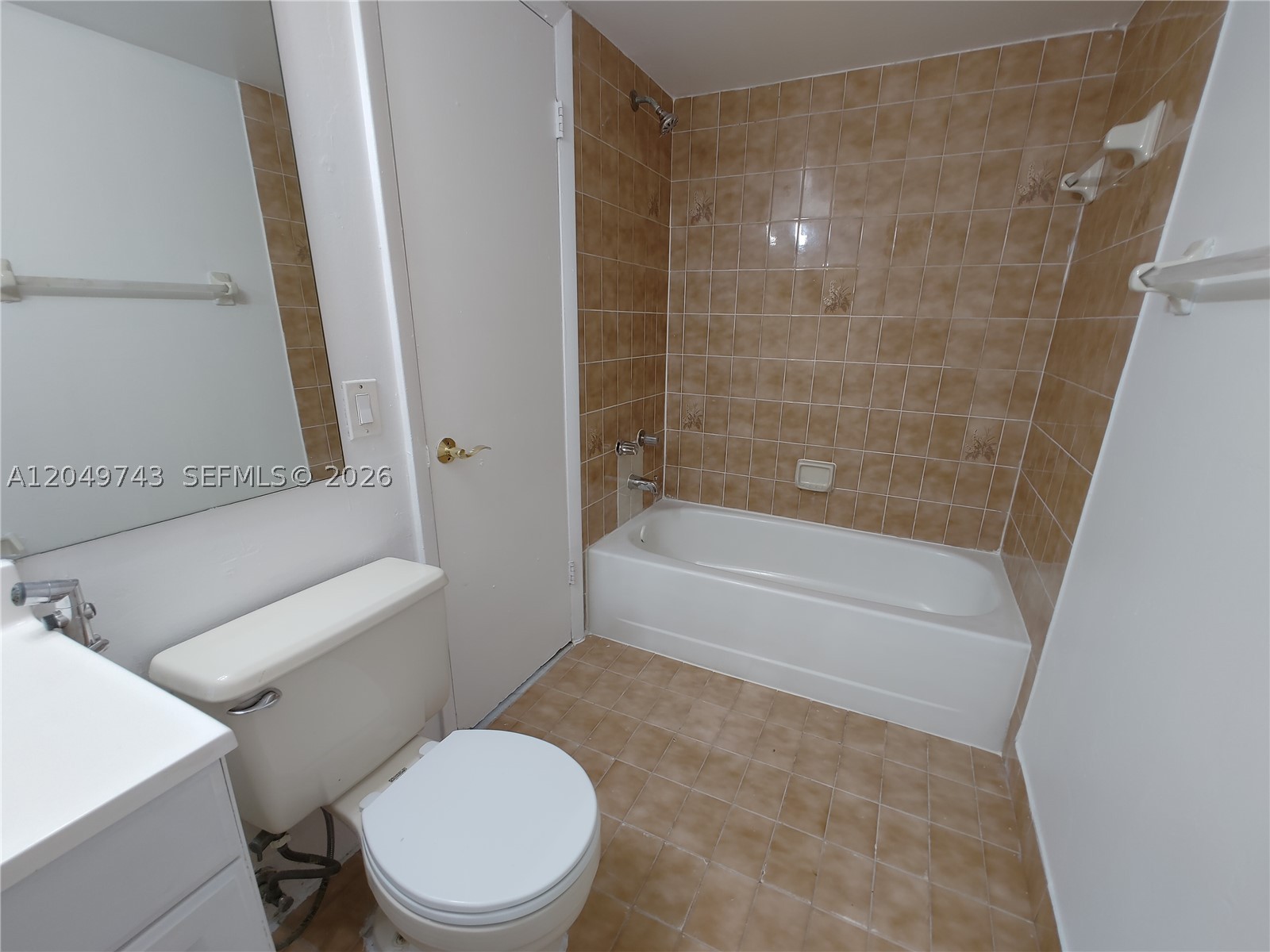 INTERNATIONAL PARK CONDO - Residential Lease