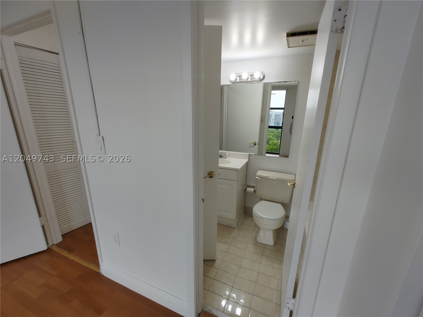 INTERNATIONAL PARK CONDO - Residential Lease