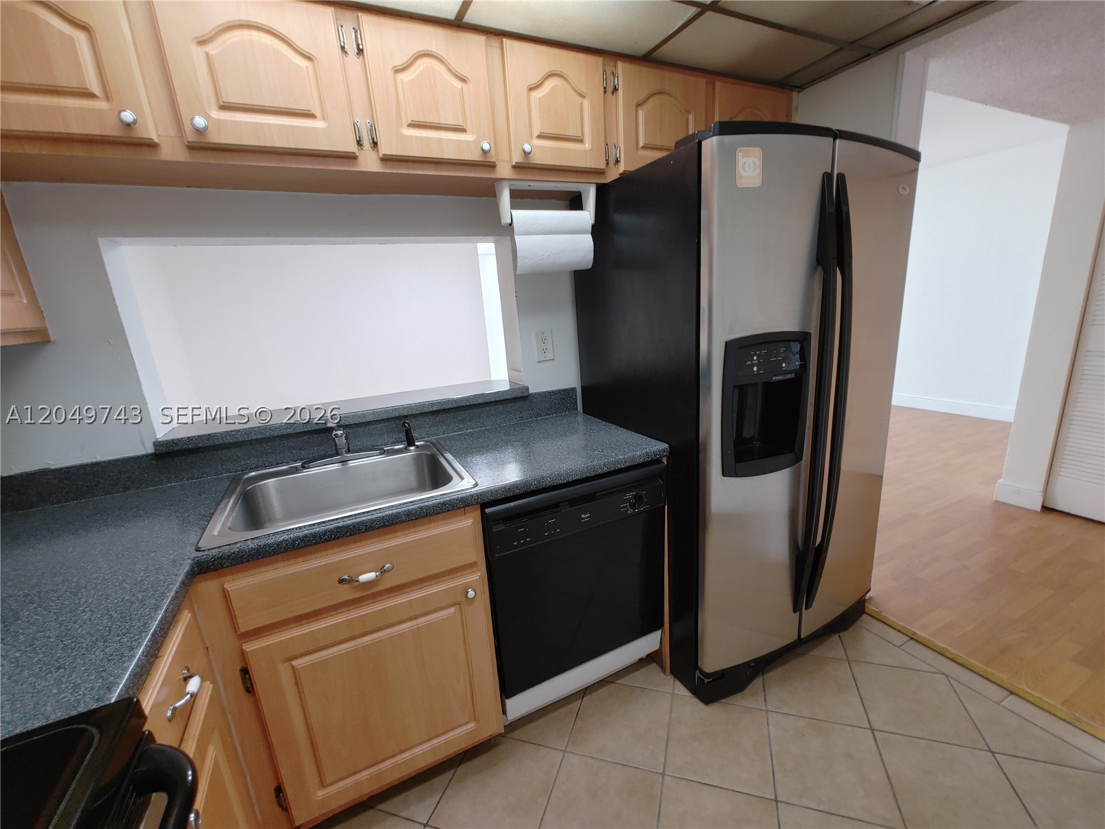INTERNATIONAL PARK CONDO - Residential Lease