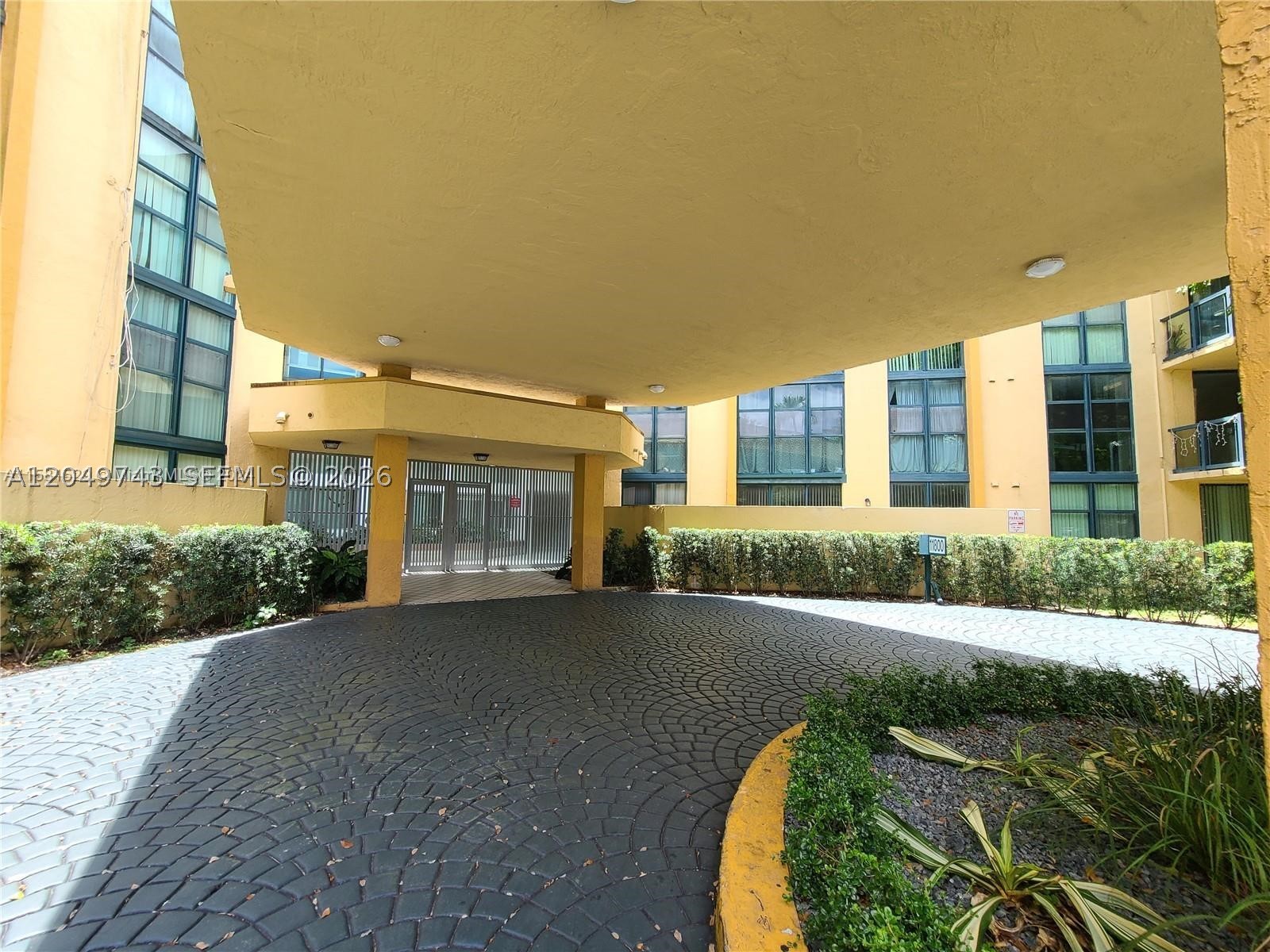 INTERNATIONAL PARK CONDO - Residential Lease