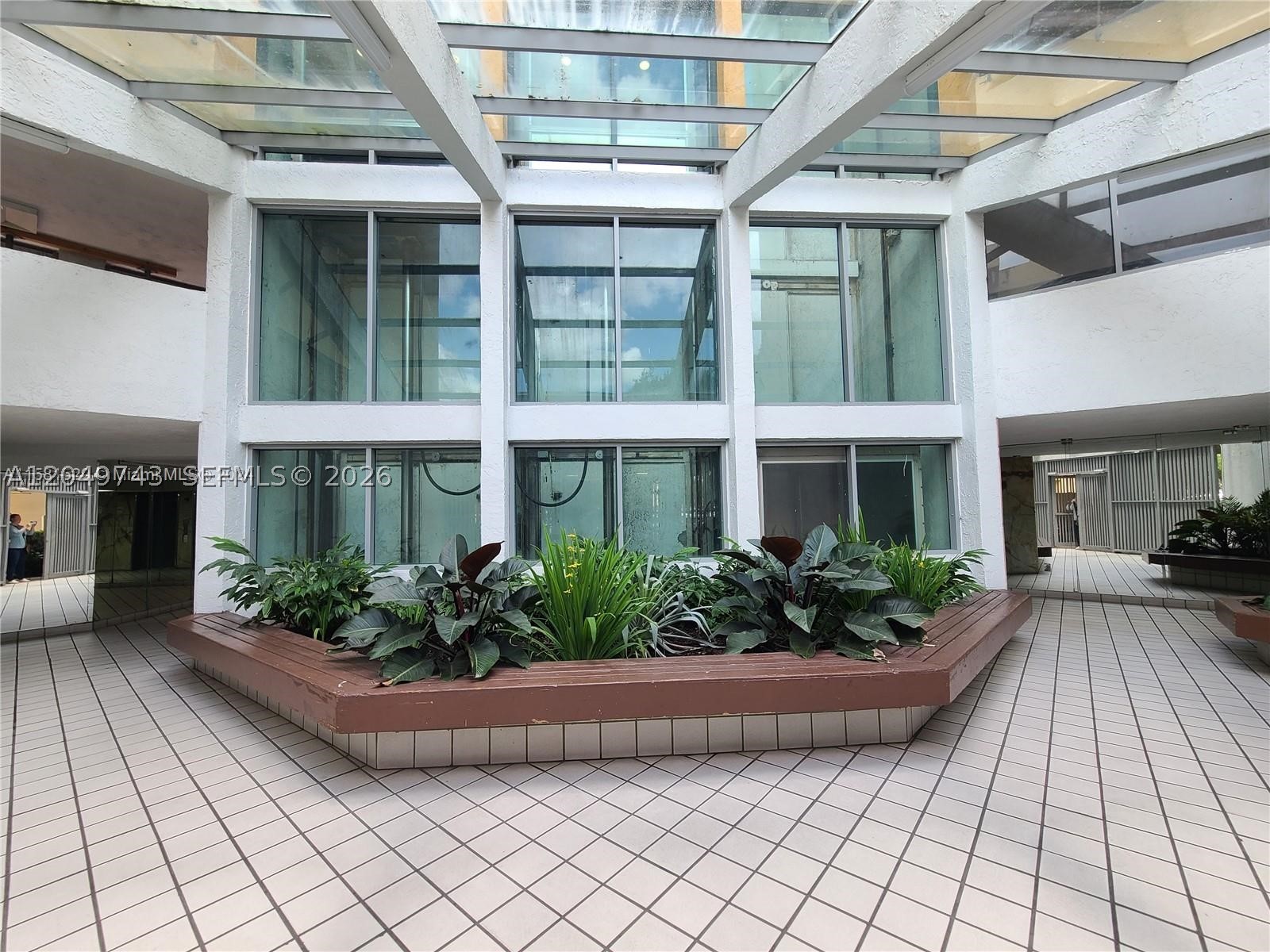 INTERNATIONAL PARK CONDO - Residential Lease