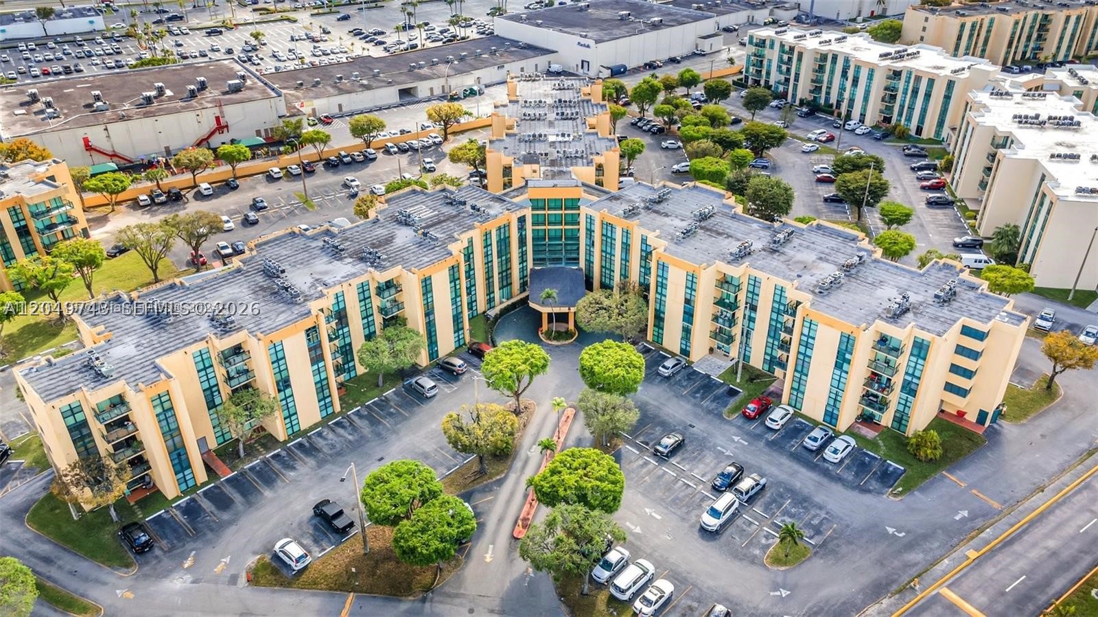 INTERNATIONAL PARK CONDO - Residential Lease