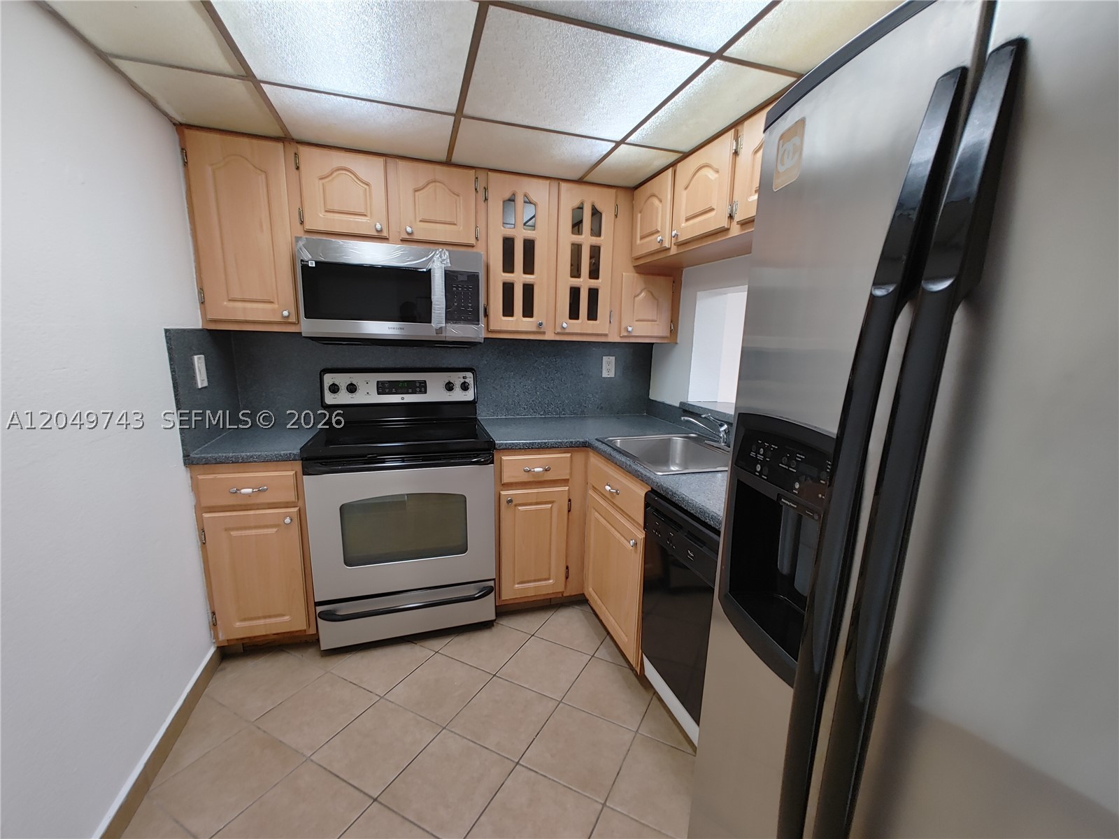 INTERNATIONAL PARK CONDO - Residential Lease