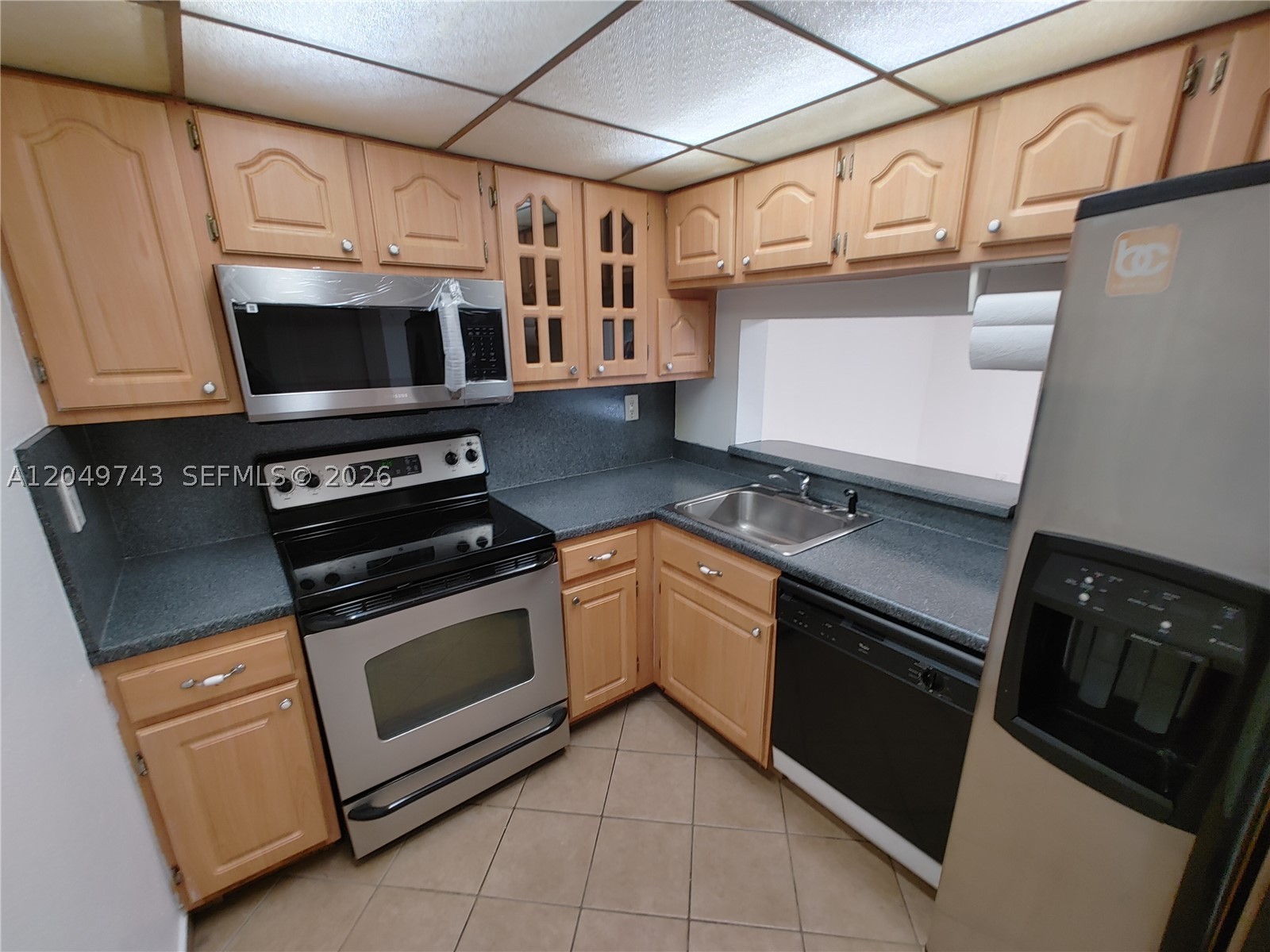 INTERNATIONAL PARK CONDO - Residential Lease