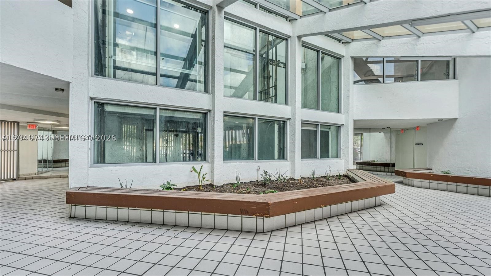 INTERNATIONAL PARK CONDO - Residential Lease