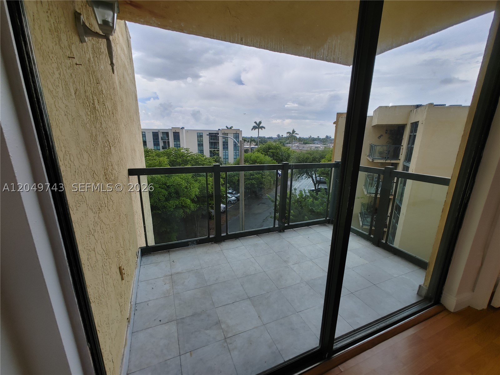 INTERNATIONAL PARK CONDO - Residential Lease