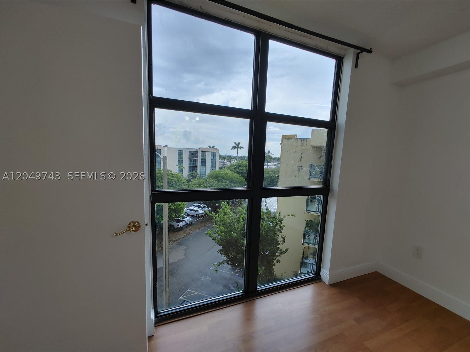 INTERNATIONAL PARK CONDO - Residential Lease
