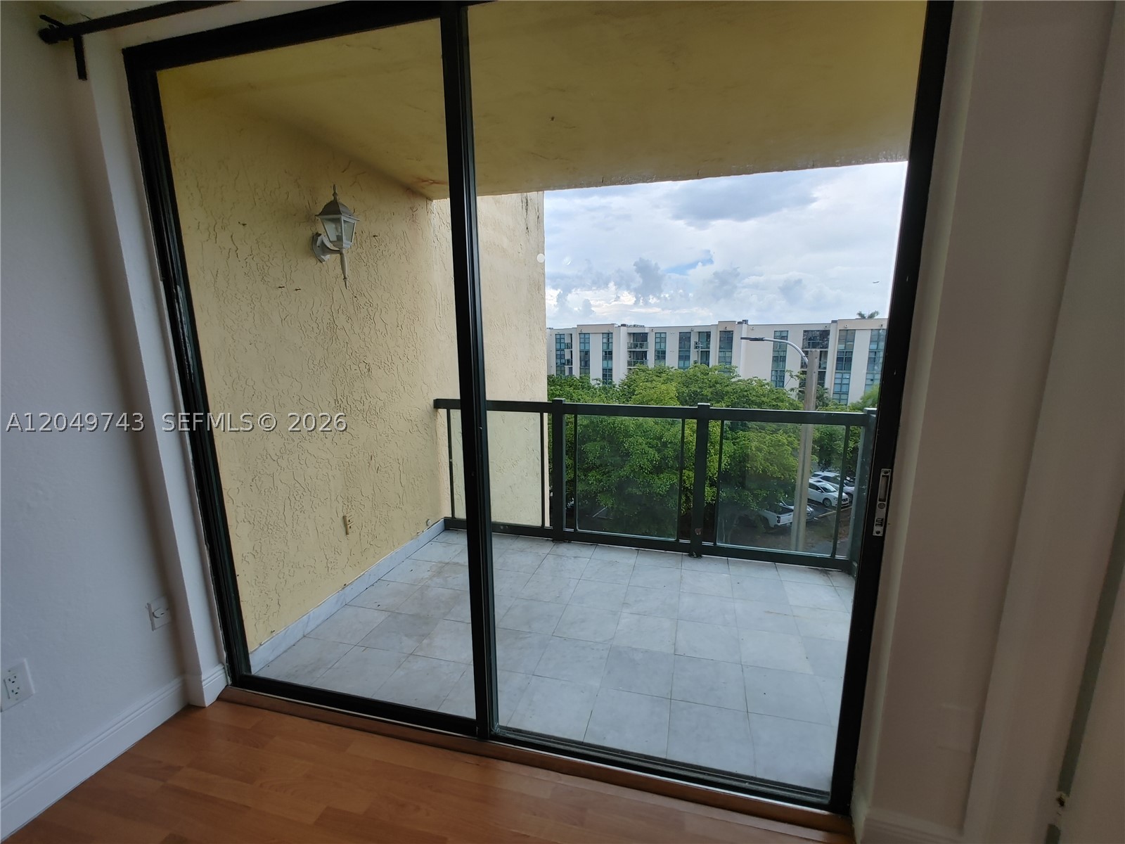 INTERNATIONAL PARK CONDO - Residential Lease