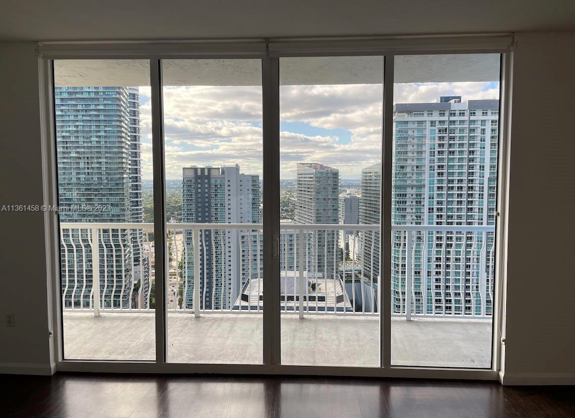 THE CLUB AT BRICKELL BAY - Residential