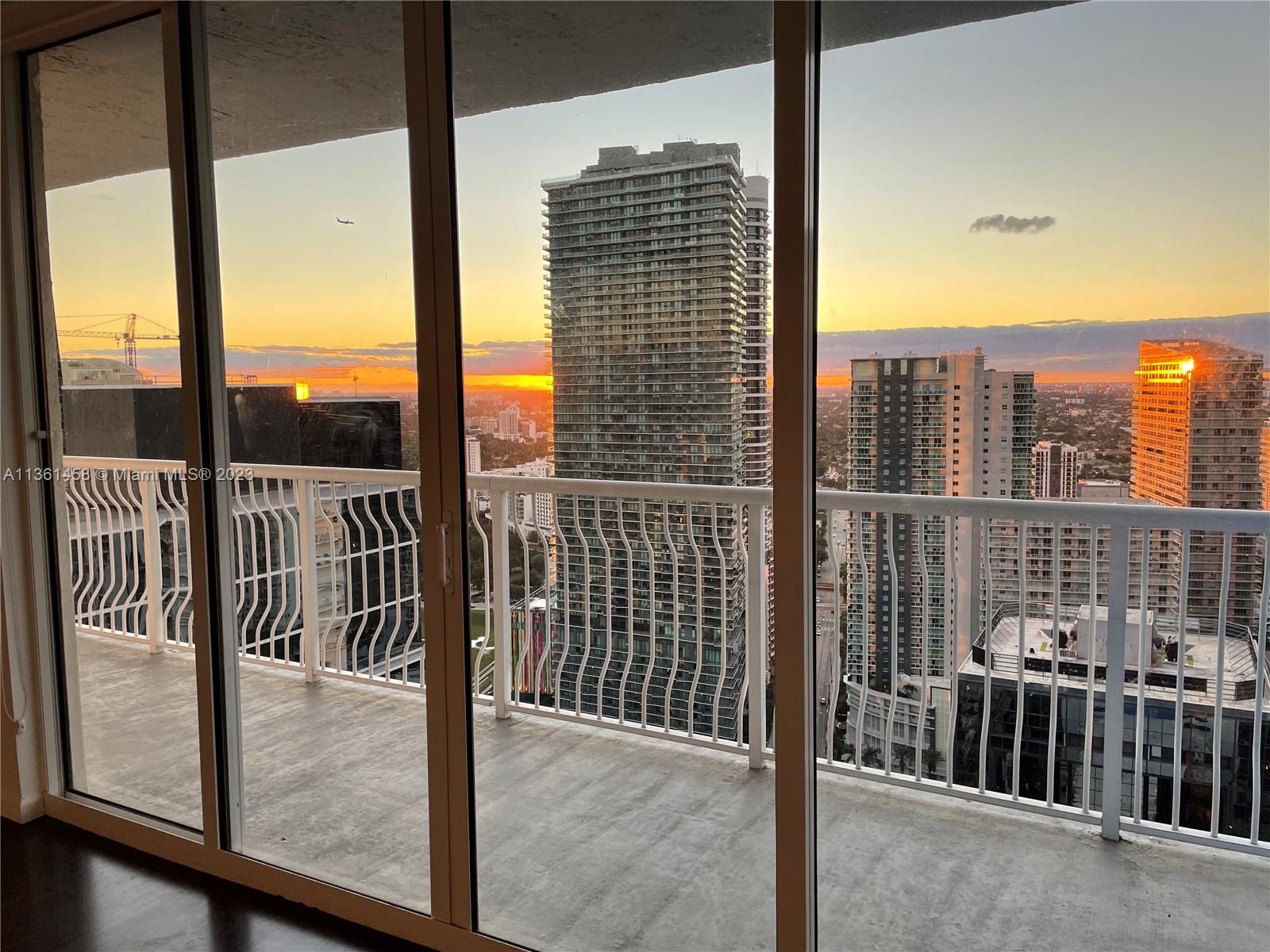 THE CLUB AT BRICKELL BAY - Residential