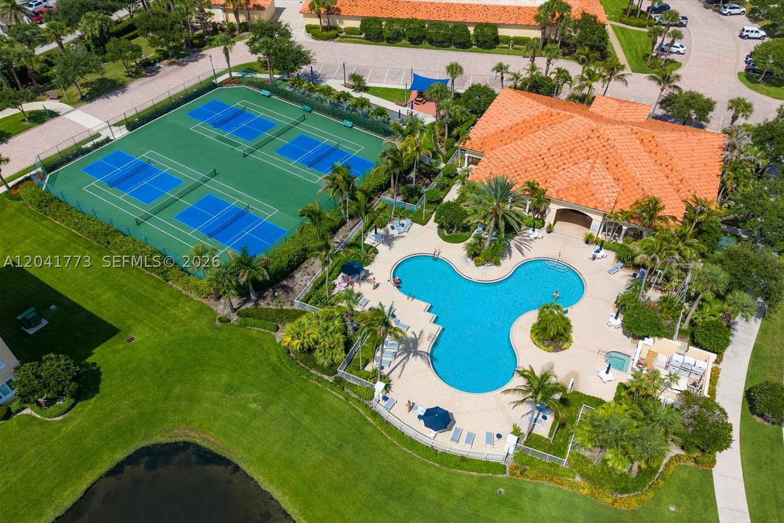 HARBOUR ISLE AT HUTCHINSO - Residential