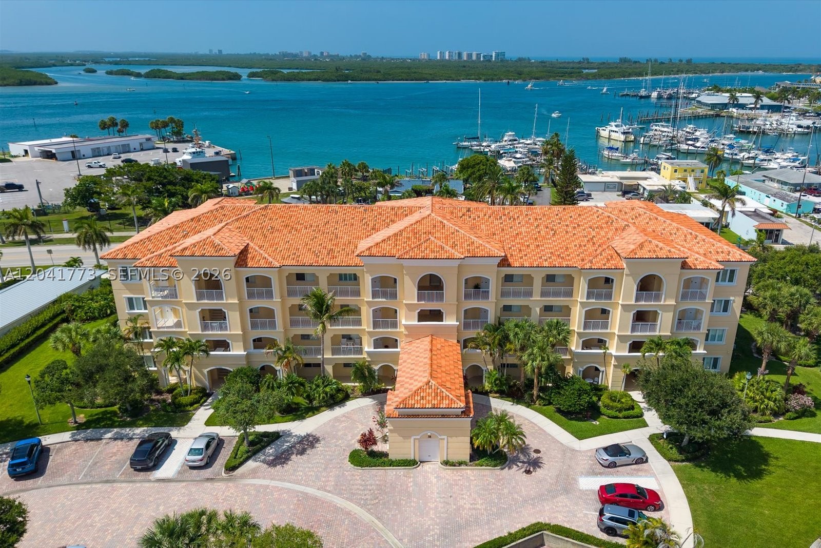 HARBOUR ISLE AT HUTCHINSO - Residential