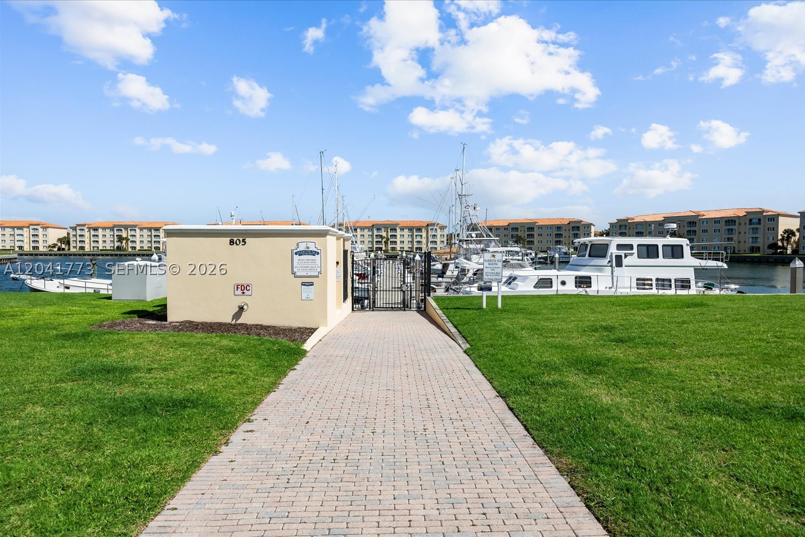 HARBOUR ISLE AT HUTCHINSO - Residential