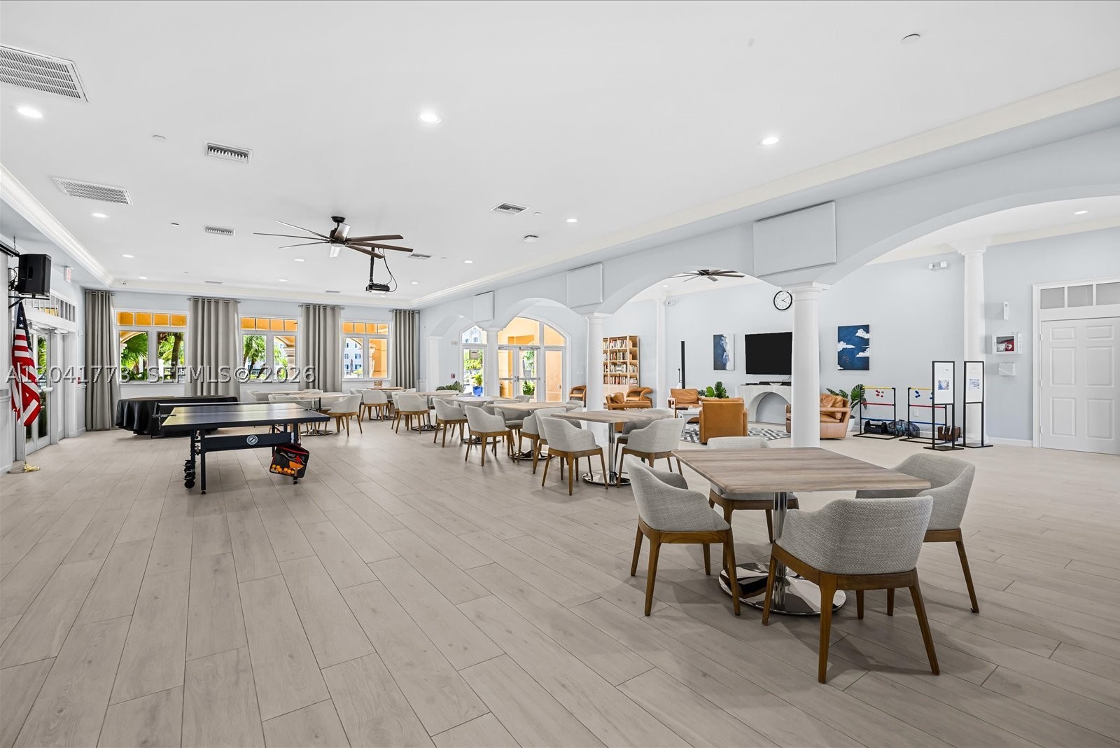 HARBOUR ISLE AT HUTCHINSO - Residential