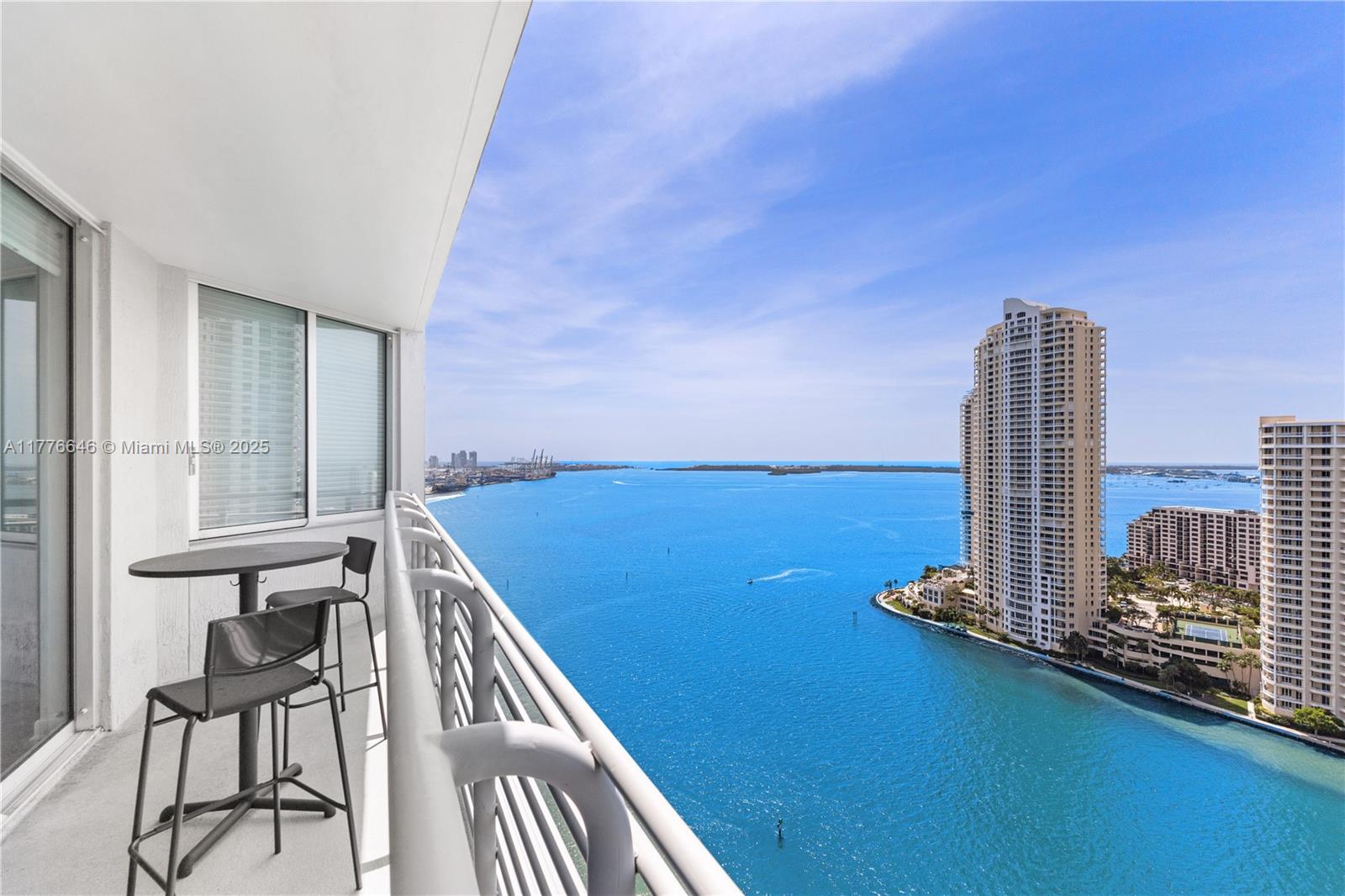 Beautiful 2 bedrooms 2 baths furnished condo with direct views of Biscayne Bay, Miami River and Brickell Skyline.
Enjoy luxury living with Italian kitchen cabinets, granite countertops and marble bath counter. Bldg amenities incl:
2 swimming pools, Jacuzzi, Sauna, 2 Party Rooms, 2 Fitness Centers, 24 hrs security, valet and concierge.
Centrally located within close distance to Arena, Performance Centre, Brickell and minutes to SoBe, Grove,
Gables, Key Biscayne, Design District and Airport.