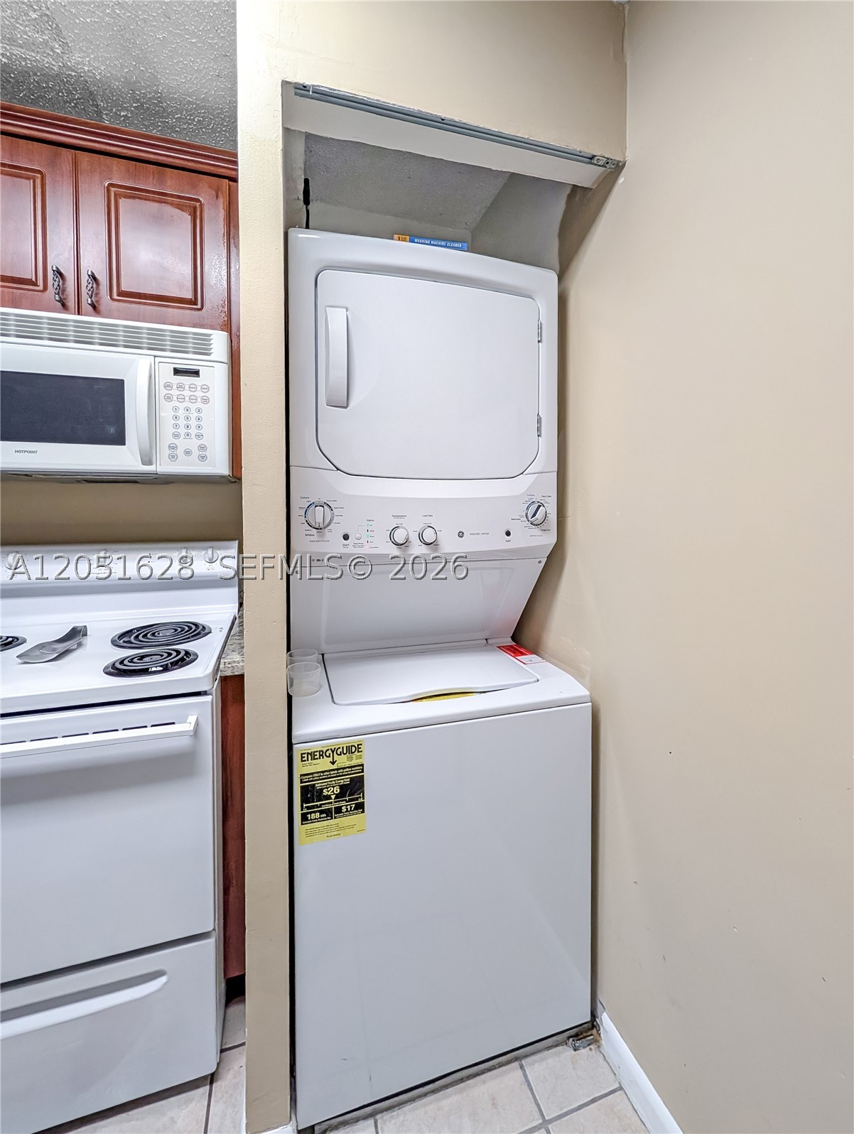 WINDMILL LAKES III CONDO - Residential Lease