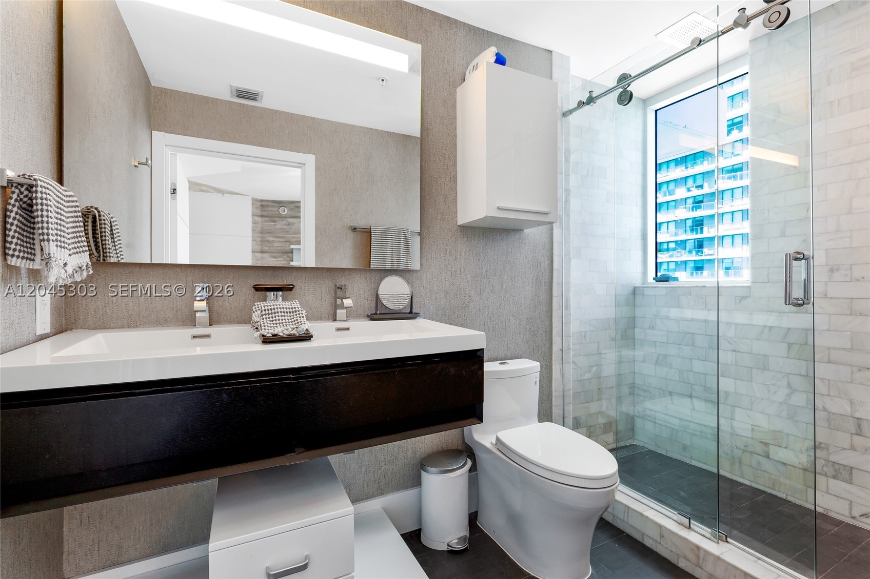 INFINITY AT BRICKELL COND - Residential