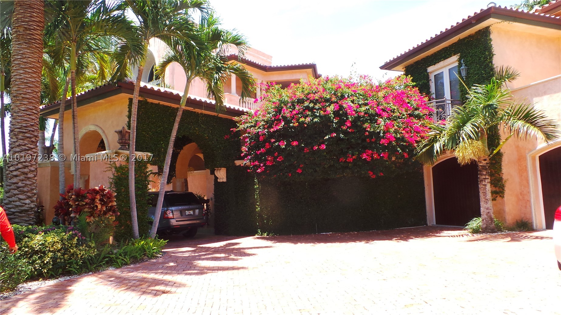 Spectacular 2 story waterfront corner home on gated community of Gables by the Sea. Completely renovated by an interior designer, who combined the modern and the classic to deliver the exquisite Coral Gables living experience. This home offers expansive entertainment areas, sleek Euro-style kitchen & baths, luxurious master suite with spa-like bath, elevator, amazing rooftop, a private dock with direct ocean access and fully equipped outdoor kitchen to fully embrace a boat-lovers dream. It also offers a charming detached 1 Bed/1Bath plus den guest house. ... Must see ... Easy to show - call us , motivated owners