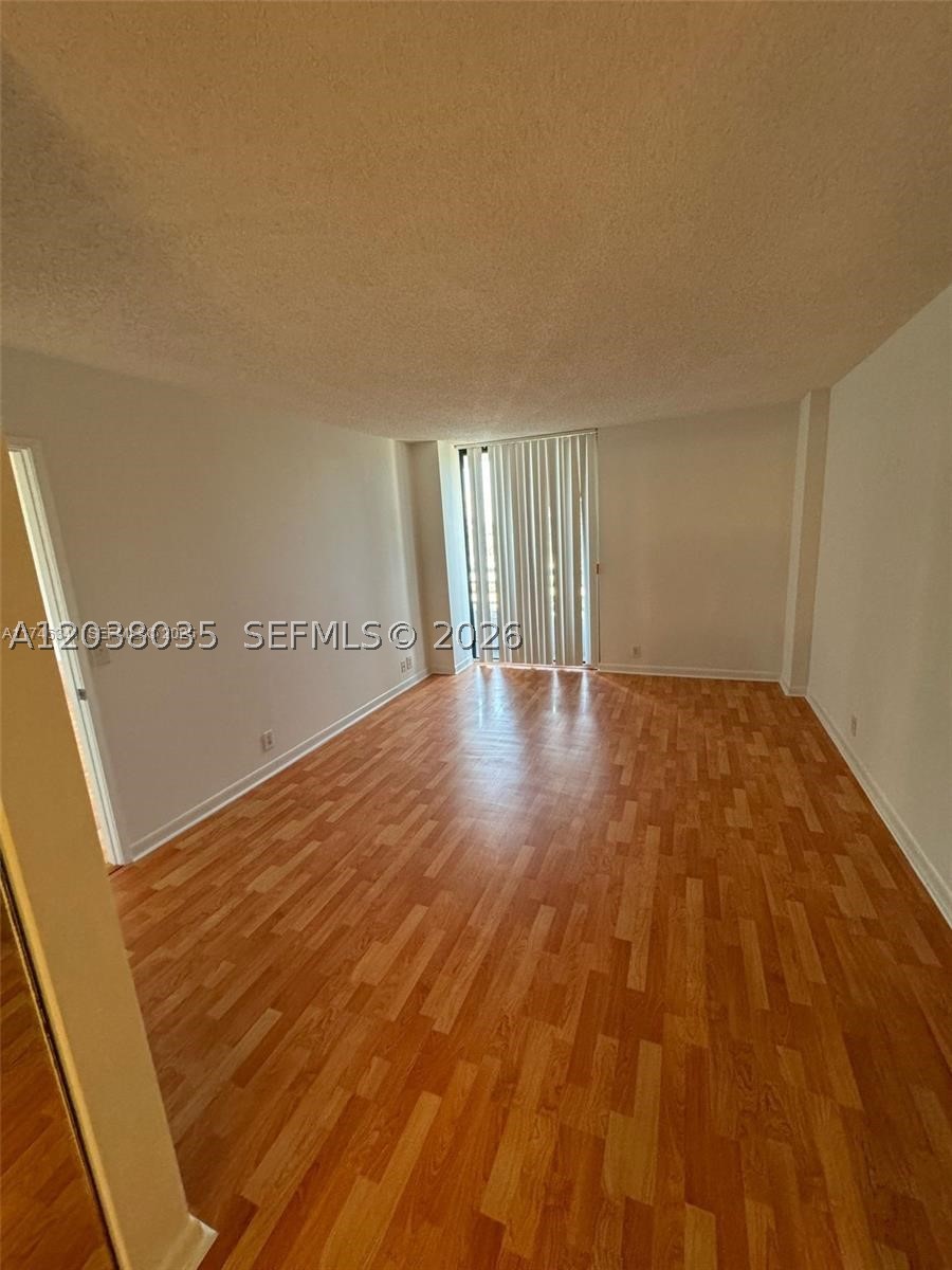 PARC CENTRAL AVENTURA SOU - Residential Lease
