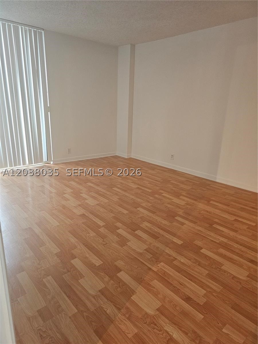PARC CENTRAL AVENTURA SOU - Residential Lease