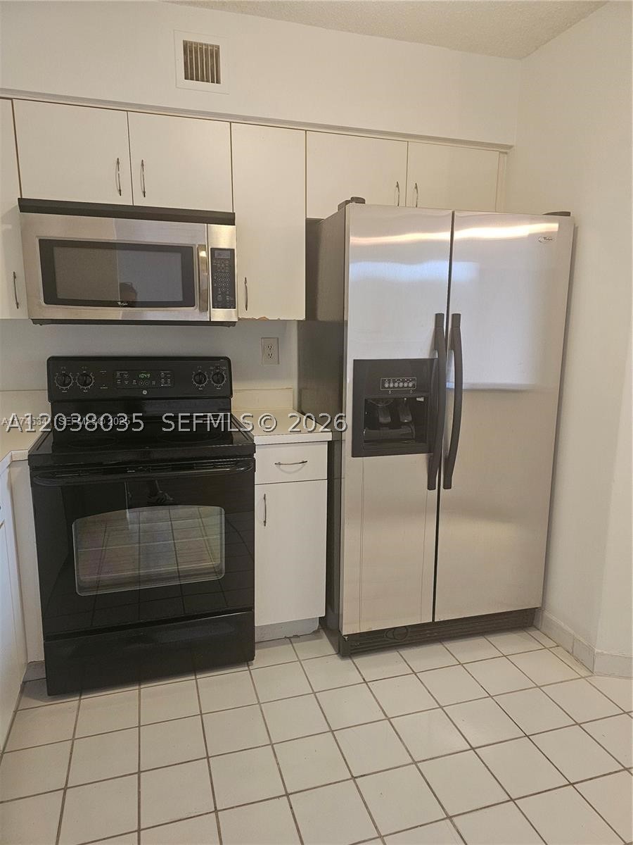 PARC CENTRAL AVENTURA SOU - Residential Lease