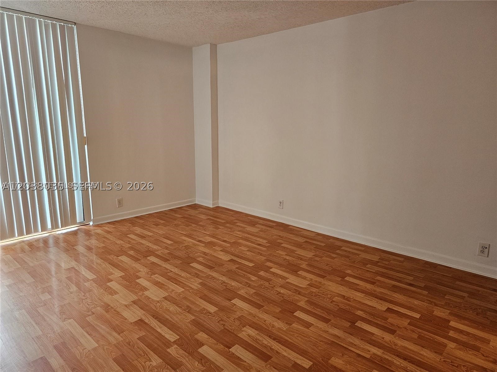 PARC CENTRAL AVENTURA SOU - Residential Lease
