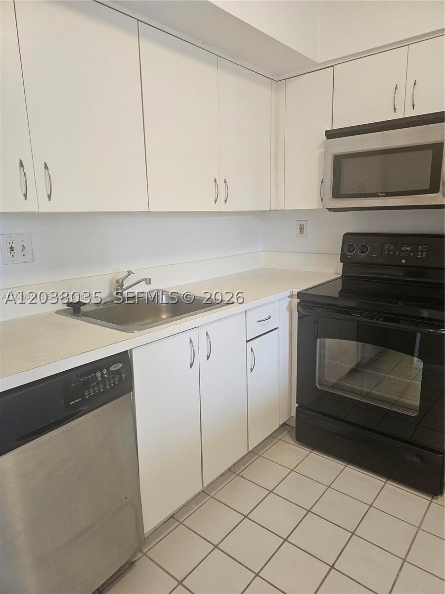 PARC CENTRAL AVENTURA SOU - Residential Lease