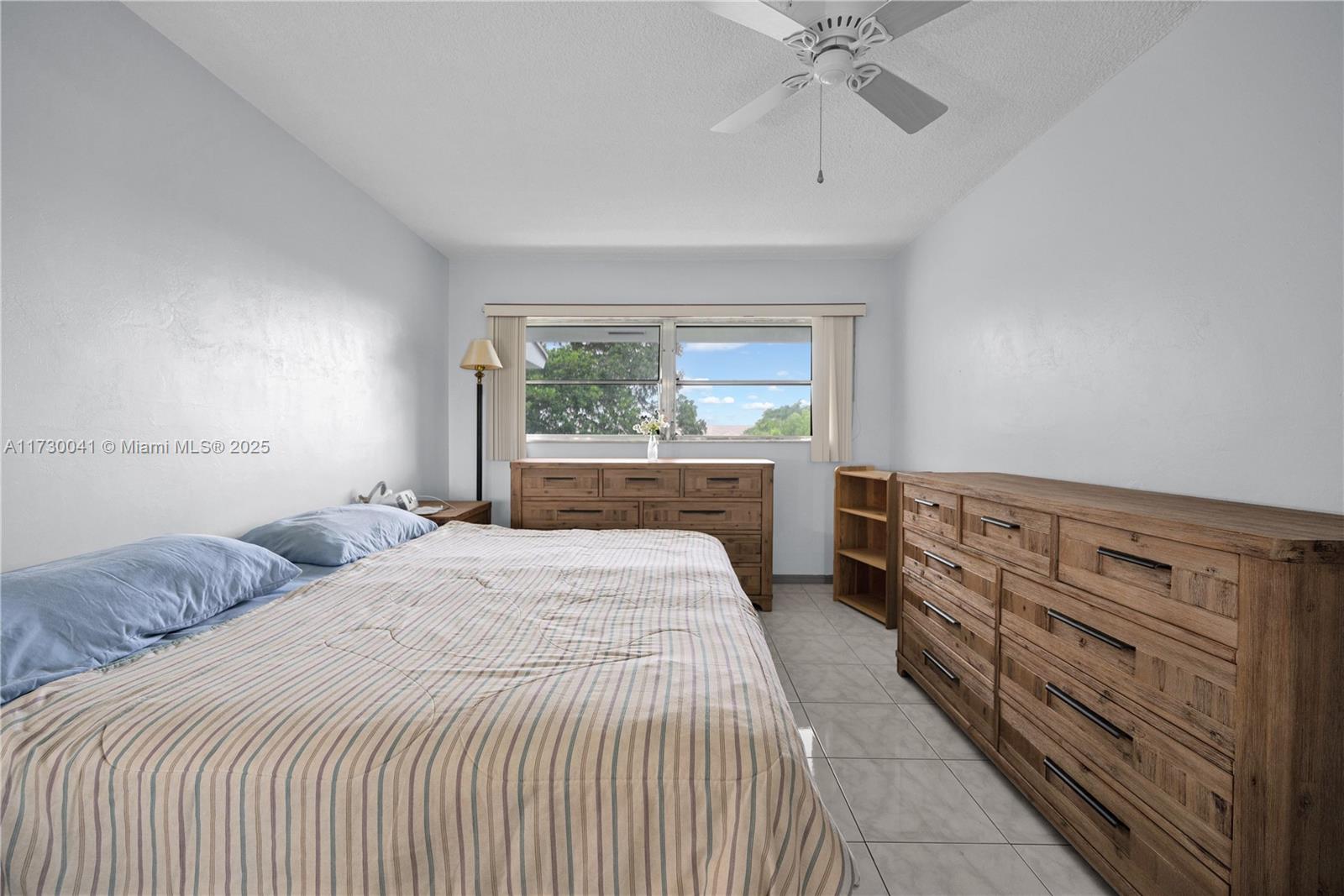 HILLCREST COUNTRY CLUB AP - Residential