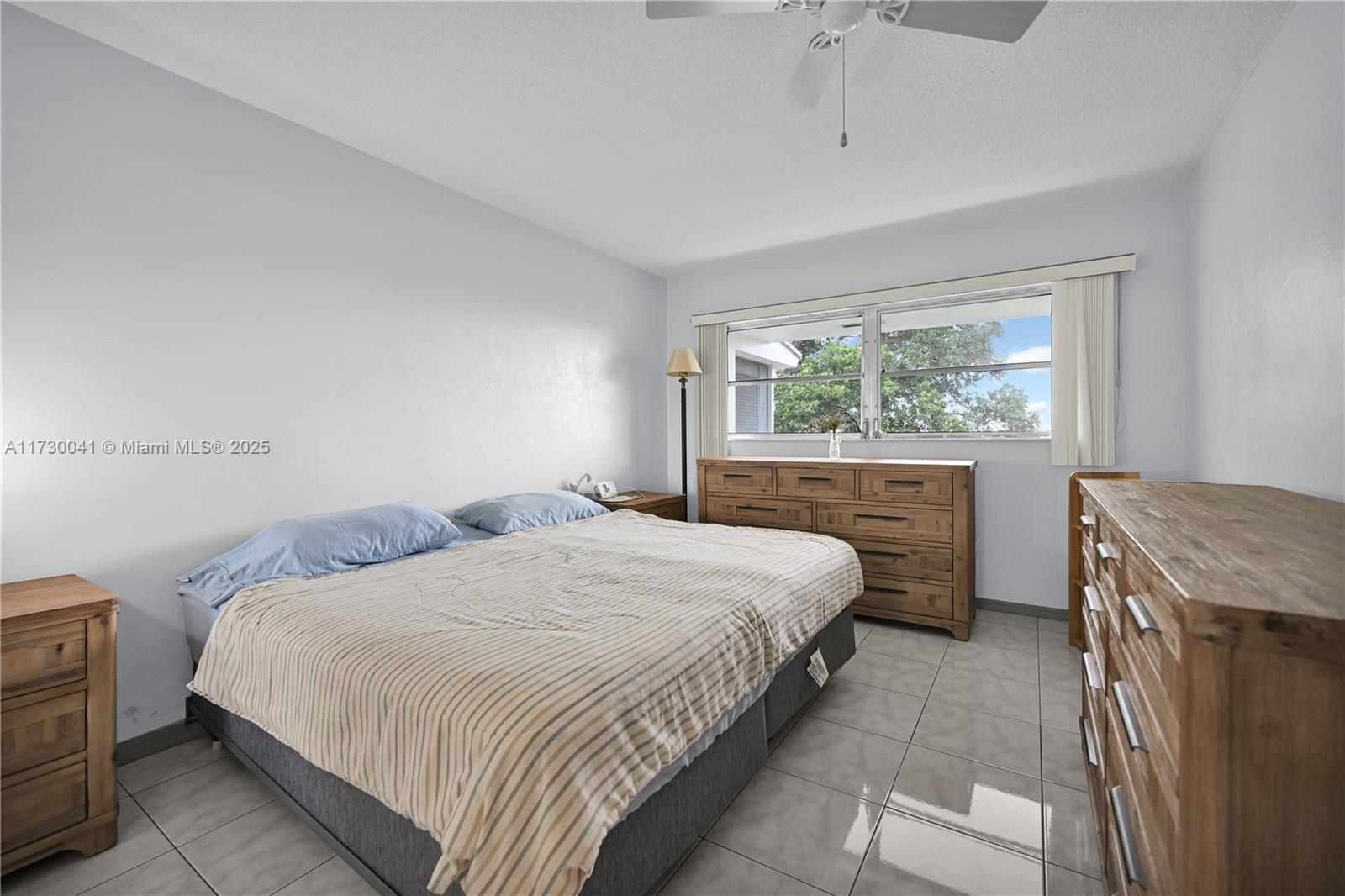 HILLCREST COUNTRY CLUB AP - Residential