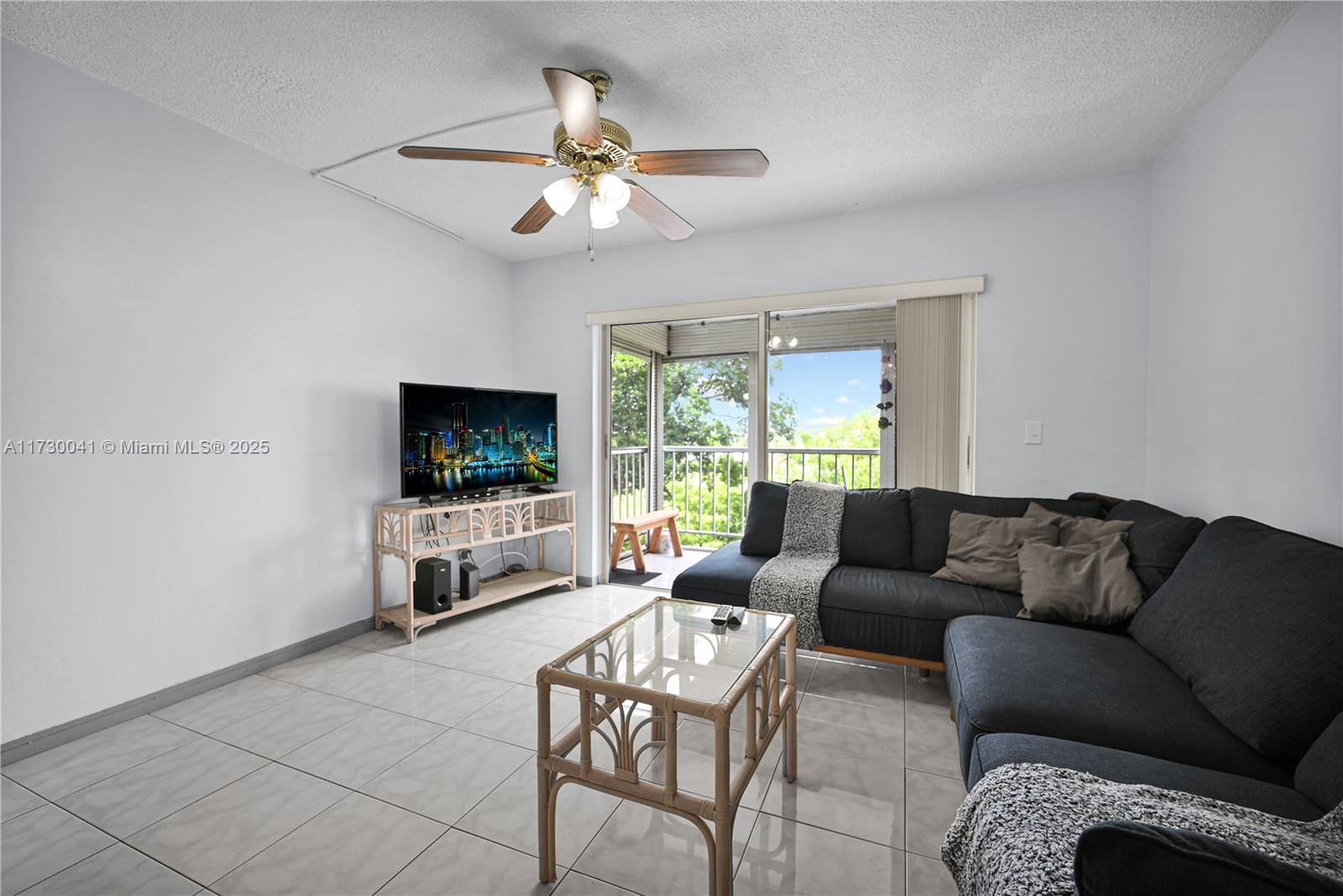 HILLCREST COUNTRY CLUB AP - Residential