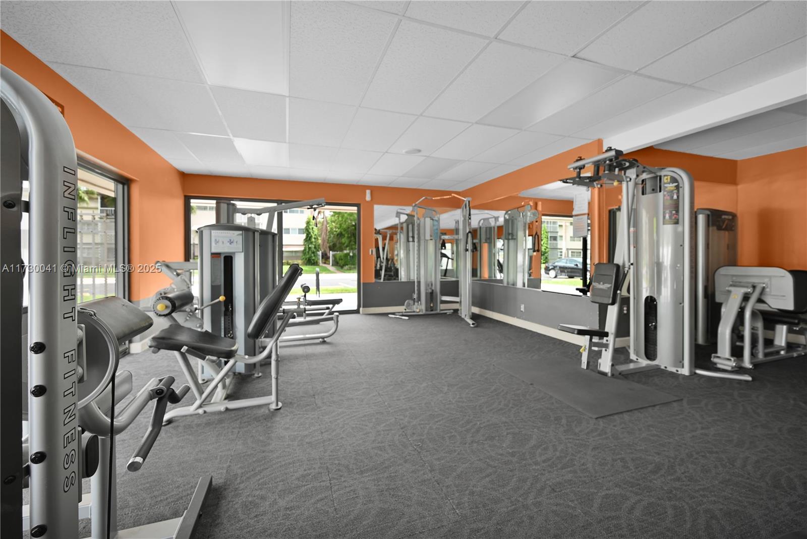 HILLCREST COUNTRY CLUB AP - Residential